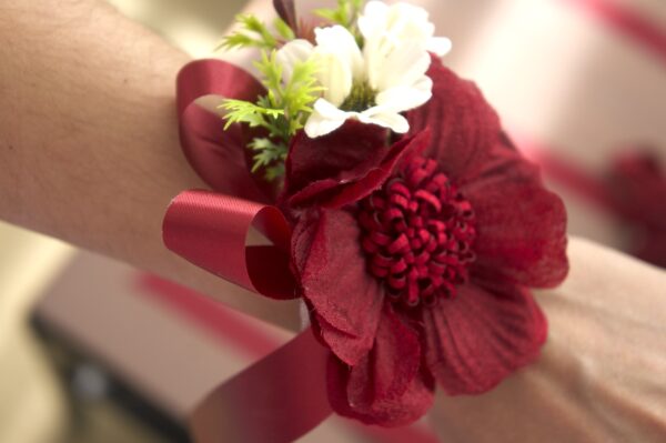 ข้อมือเพื่อนเจ้าสาว (Bridesmaid Corsage) - Image 2