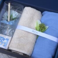 เซตก้านไม้หอมปรับอากาศ และผ้า (Home Diffuser, Towel and Scarf)